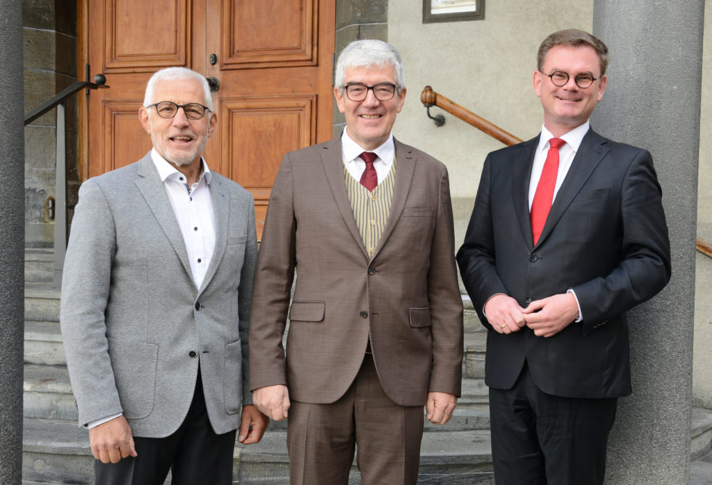 Curdin Mark, Präsident Reformierte Kirche Chur, Dr. Jon Domenic Parolini, Regierungspräsident Kanton Graubünden, Robert Naefgen, Pfarrer