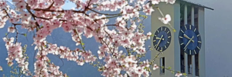 20210331 5010 1920×640 Kirche