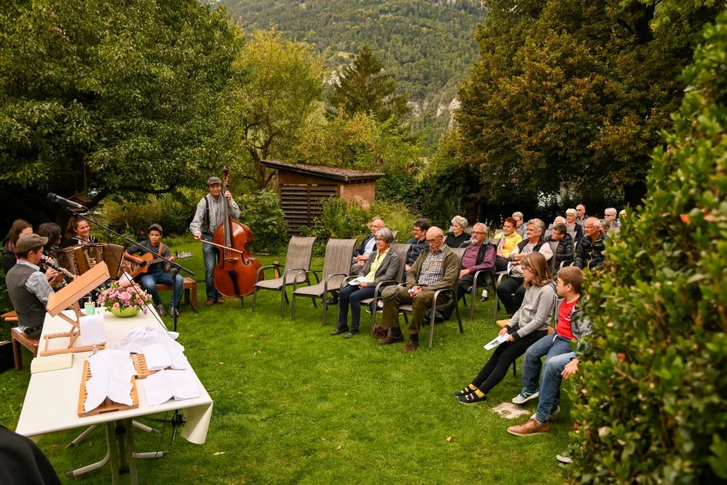 Konzert während Gottesdienst im Freien
